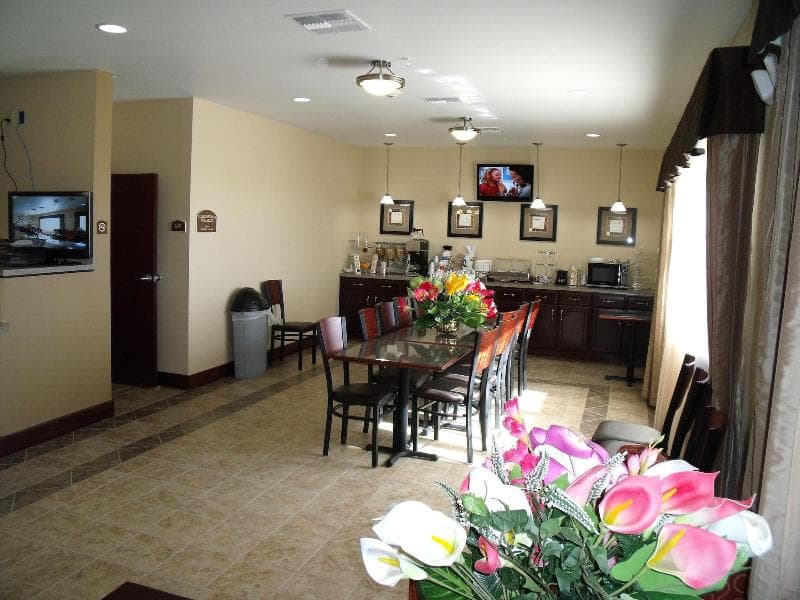 Irish Inn And Suites 4