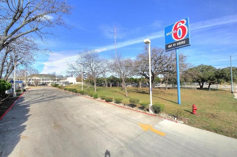 Motel 6 Kerrville 5