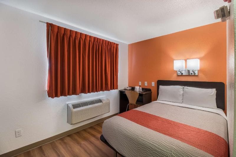 Motel 6 Fargo 3