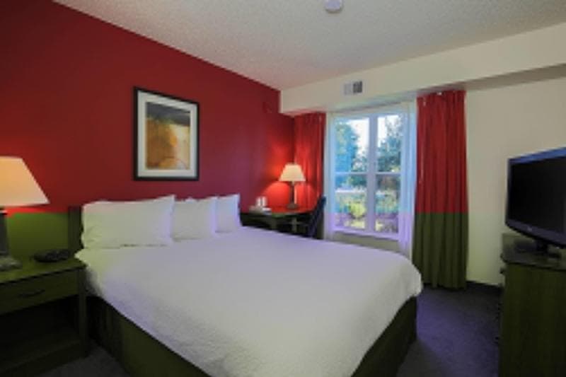 Residence Inn Flint 4