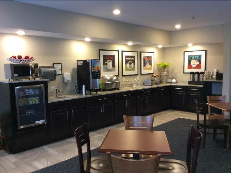 Brookstone Lodge & Suites 5