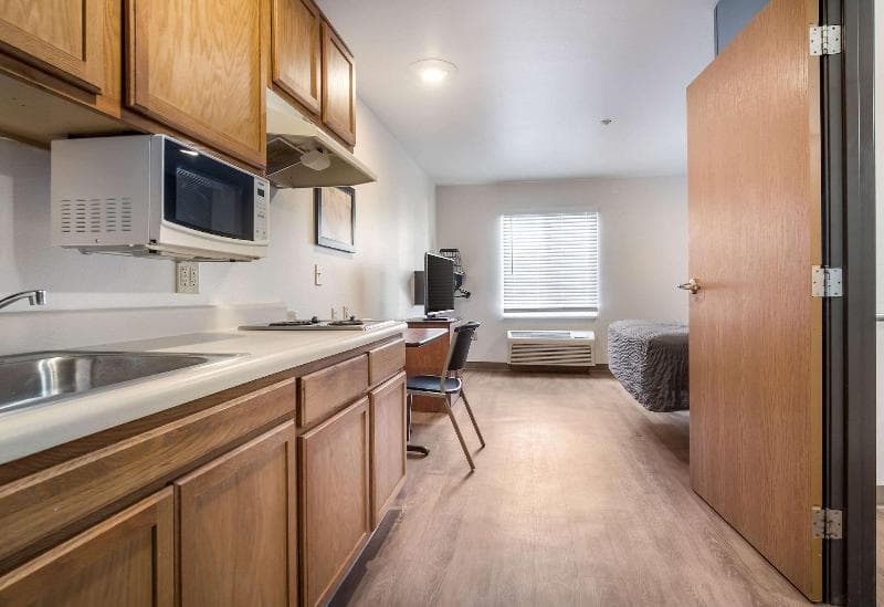 Extended Stay America Select Suites Fort Myers 2