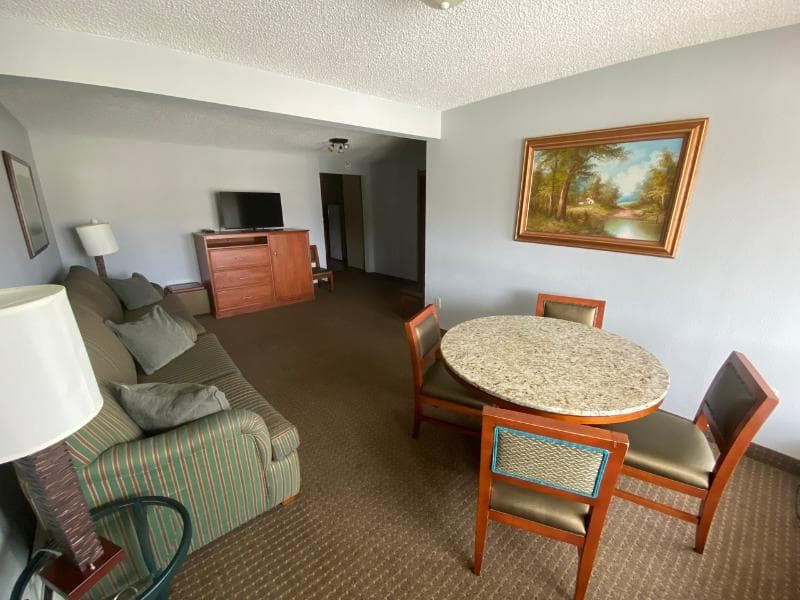 Snowshoe Motel 4