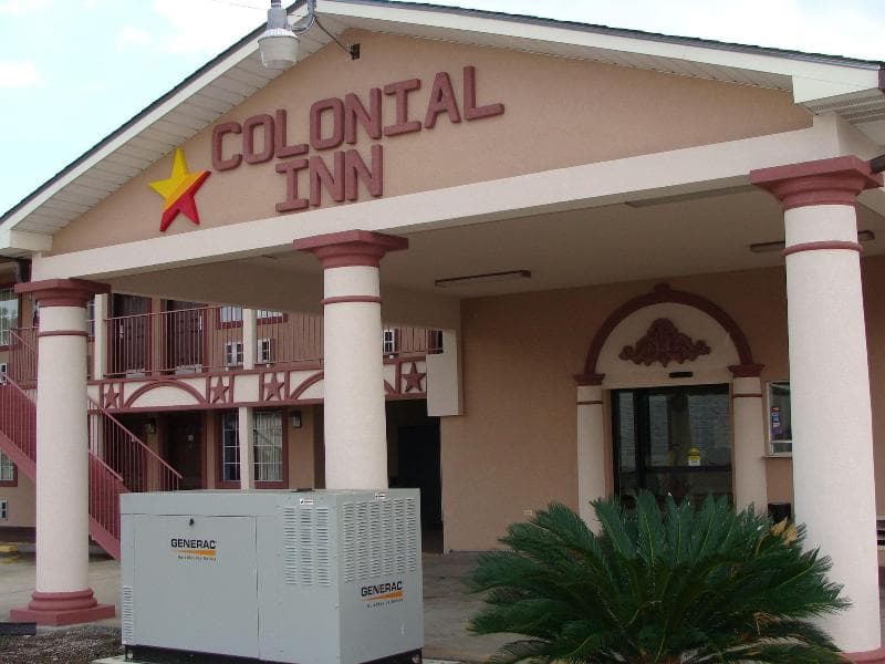 Colonial Inn 4
