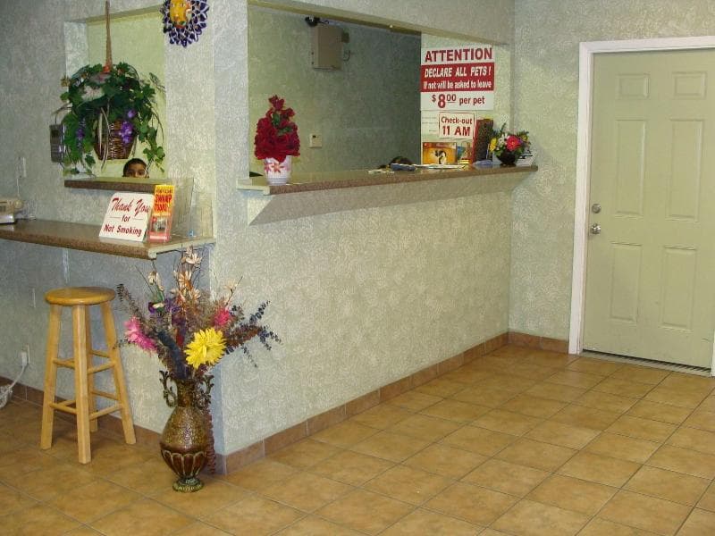Colonial Inn 3