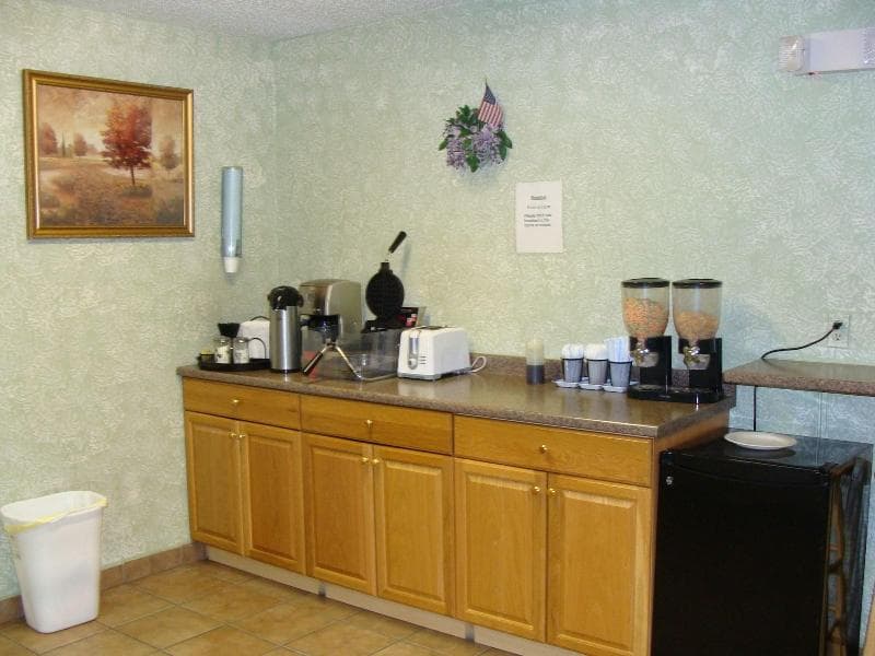 Colonial Inn main