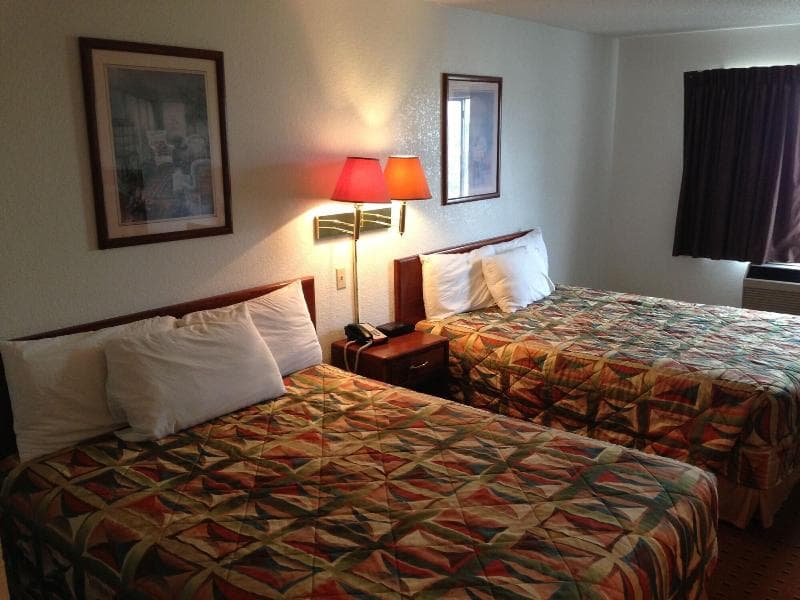 Brentwood Inn & Suites 4