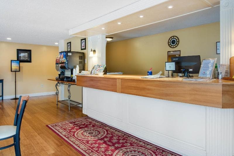 Coachman Inn 4