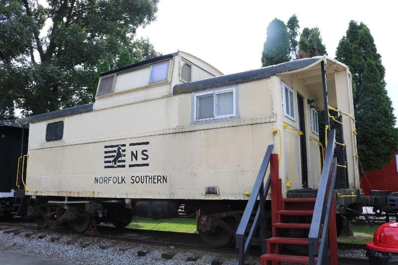 Red Caboose Motel 3