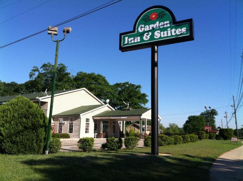 Garden Inn & Suites 5