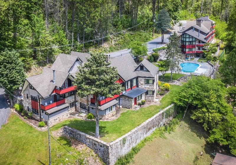 Chalet Inn 4