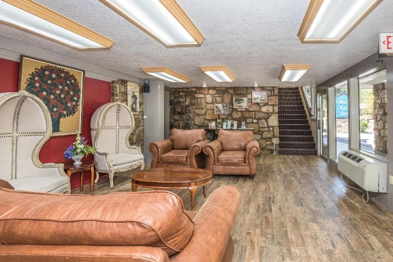 Chalet Inn 3