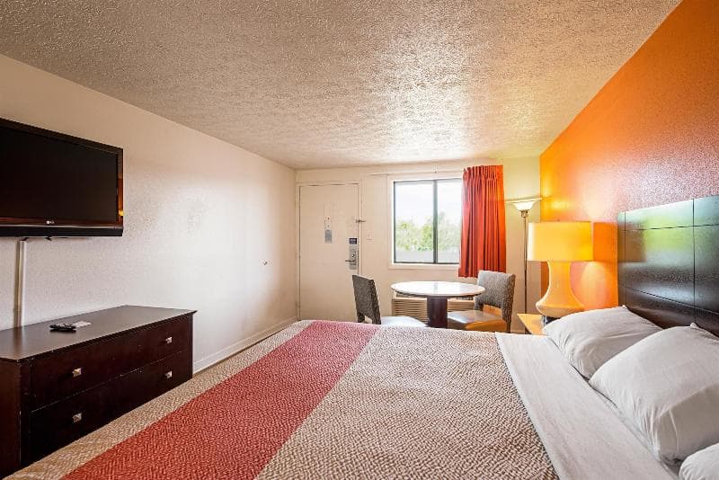 Motel 6 Norfolk - Oceanview 3