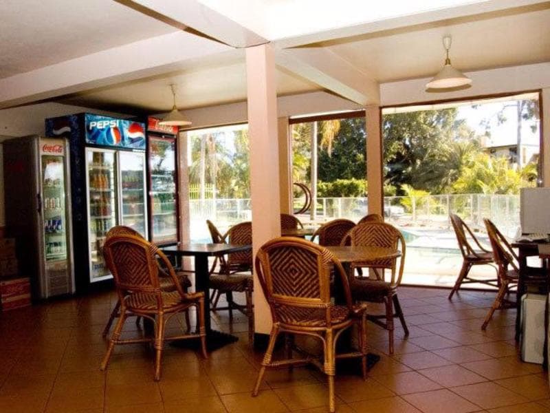 Econo Lodge Rivervale 4