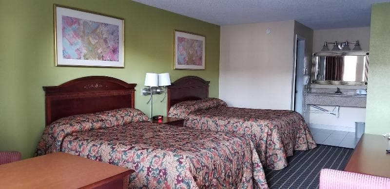 Newport News Inn main