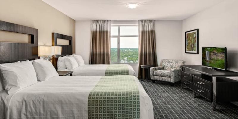Broadway Plaza, Trademark Collection By Wyndham 4
