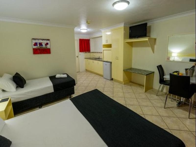 Rocky Gardens Motor Inn 5