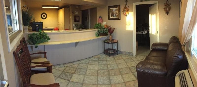 Hilltop Inn & Suites 3