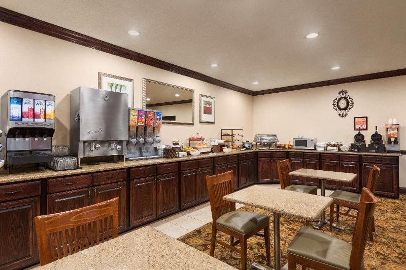 Country Inn & Suites Asheville at Outlet Mall NC 4