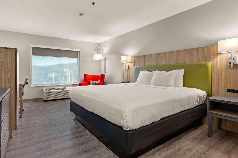 Country Inn & Suites Asheville at Outlet Mall NC 5