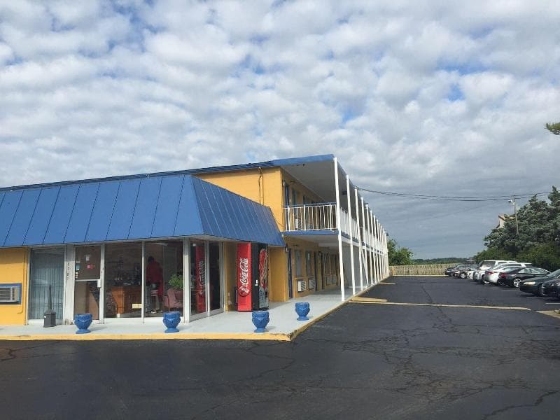Belmont Inn And Suites 3