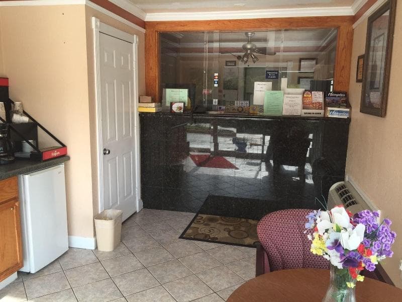 Belmont Inn And Suites photo 1