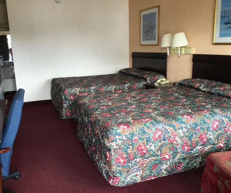 Belmont Inn And Suites 4