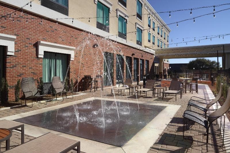 Courtyard Lagrange 3