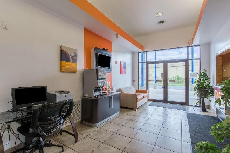 Motel 6 Lake Delton Wi main