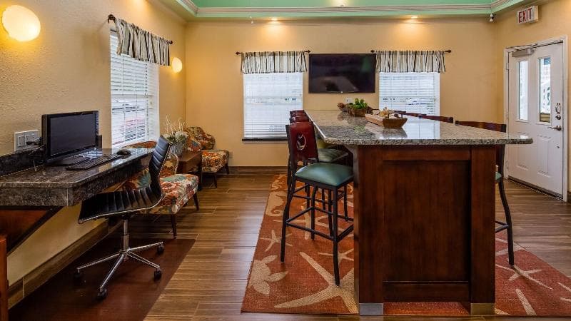 Key West Inn Fairhope 4