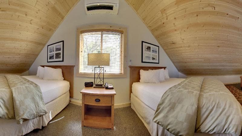 King's Pointe Waterpark Resort 5
