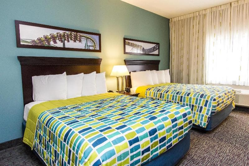 Cedar Point's Express Hotel 5