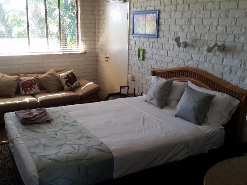 Holland Park Motel 3