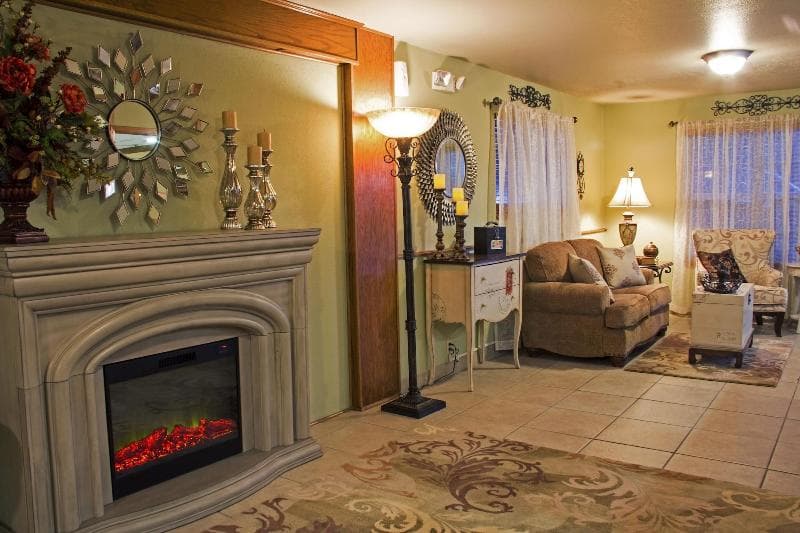 All American Inn & Suites 5