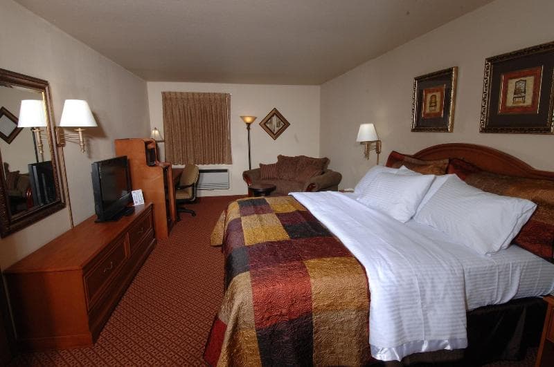 All American Inn & Suites 4