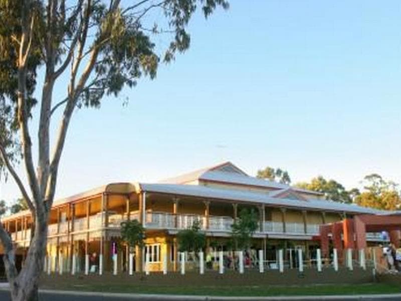 Alexandra Hills Hotel Suites 4