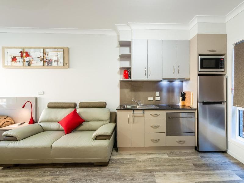 Athena Motel Apartments 3