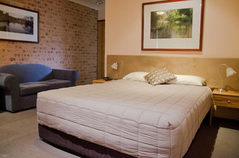 Baybrook Motor Inn 4