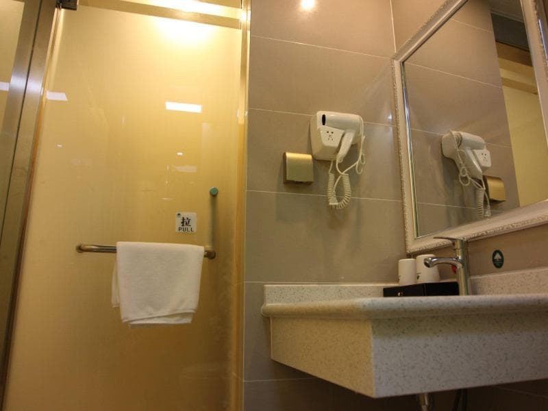 Greentree Inn Zaozhuang High Speed Rail Station Express Hotel (Adults Only) 3