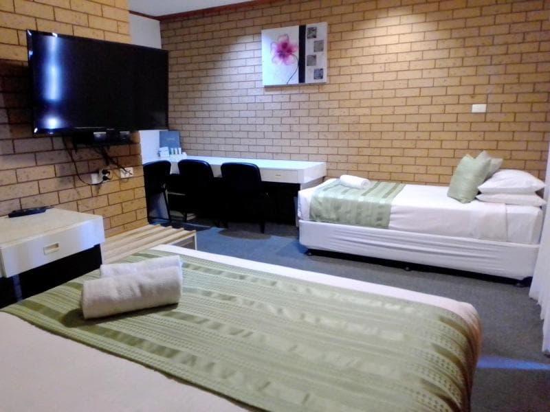 Country Home Motor Inn 5