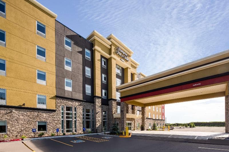 Hampton Inn & Suites Edmonton St. Albert, AB photo 1
