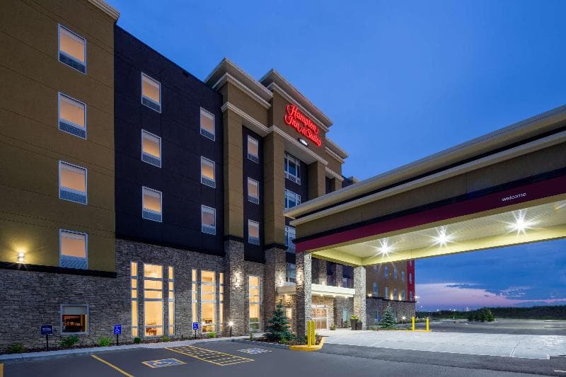 Hampton Inn & Suites Edmonton St. Albert, AB 4
