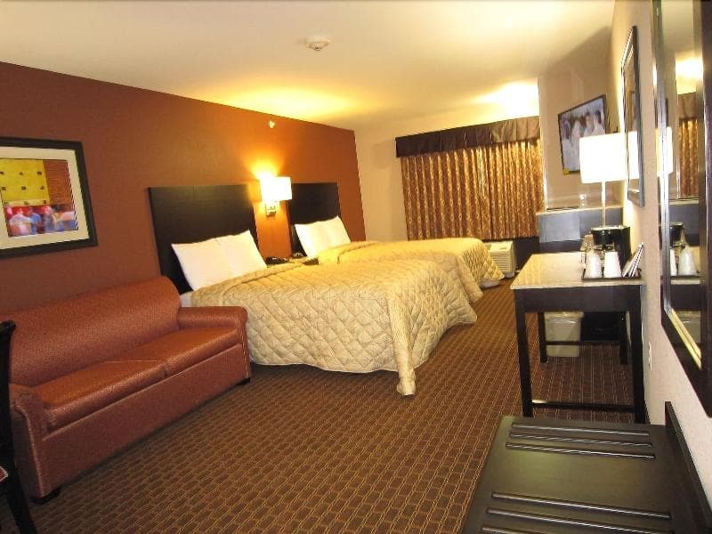 Red Carpet Inn And Suites Monm 5