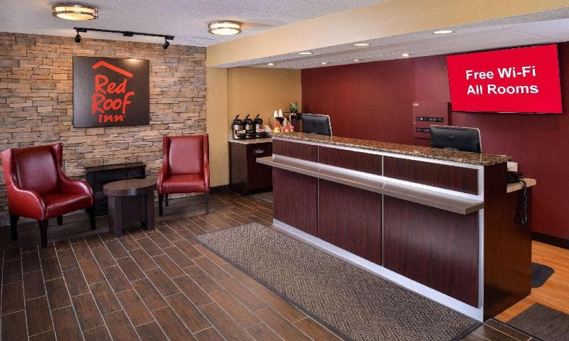 Red Roof Inn Milwaukee Airport 5