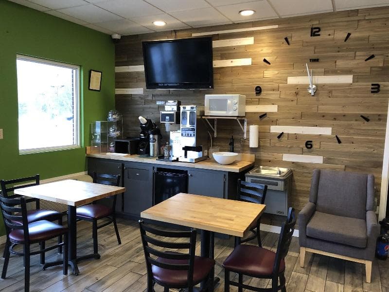 Deerfield Inn & Suites main