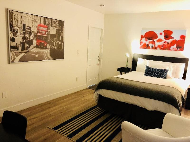 Oasis Motel 5