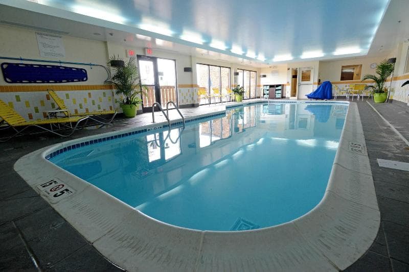 Fairfield Inn & Suites Bowling Green 2
