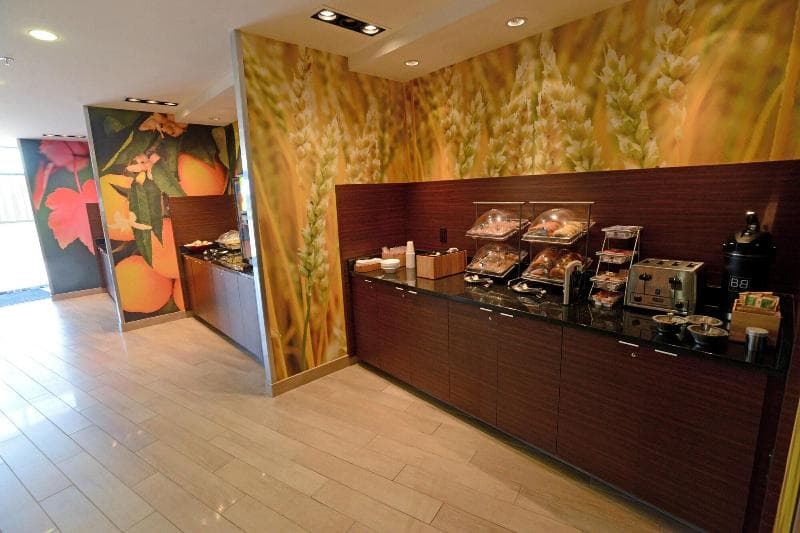 Fairfield Inn & Suites Bowling Green 3