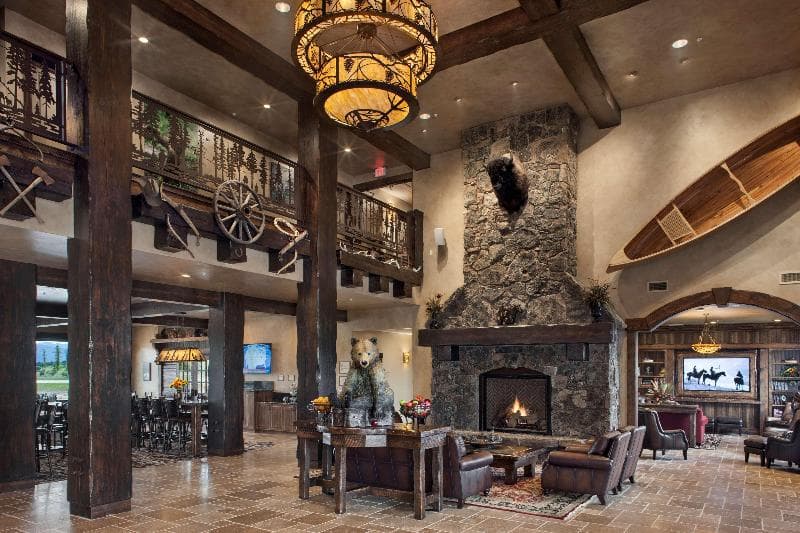 Glacier International Lodge 5