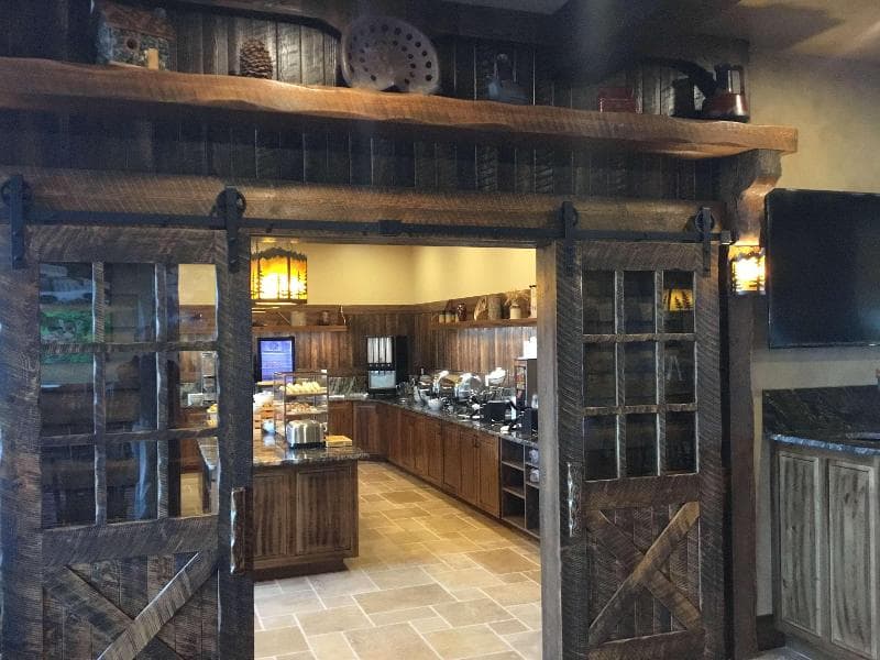 Glacier International Lodge 3